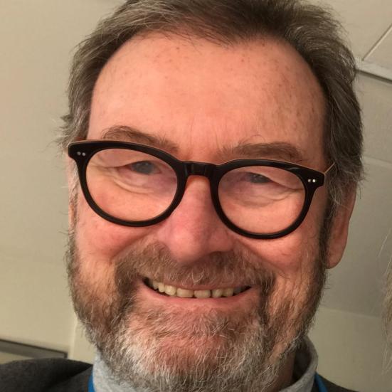 Portræt af foredragsholder Jørgen Buch 