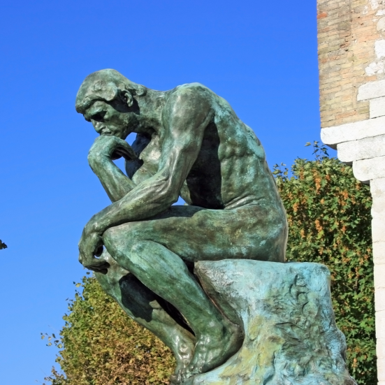 Statue af "Grubleren" af August Rodin