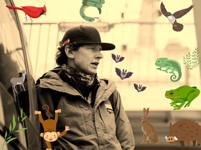 Naturvejleder Emil Sanderhoff set i silhouet sammen med  tegnede dyr