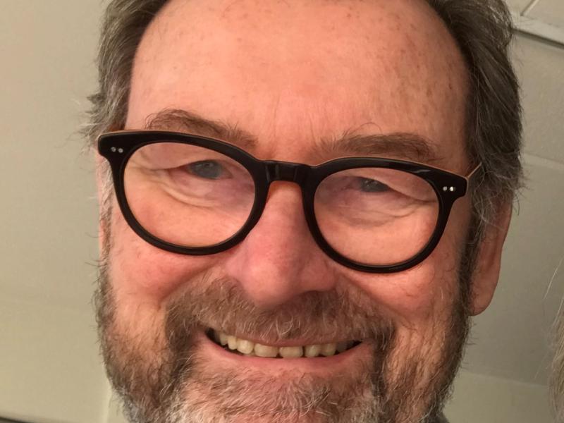 Portræt af foredragsholder Jørgen Buch 